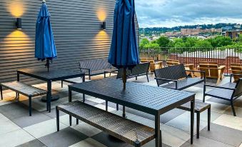 Modern Downtown Birmingham Condo w/ Rooftop Access