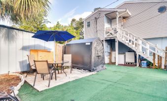 Remodeled Seminole Apt and Yard 3 Mi to Beach!