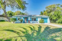 Spring Hill Home - 3 Mi to Weeki Wachee Springs!