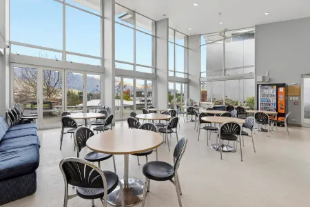 Hampshire Holiday Parks – Queenstown Lakeview Отели рядом с достопримечательностью «NZONE Skydive Queenstown»