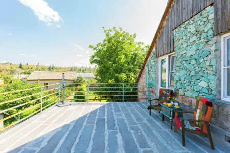 Etiuni the Forgotten Kingdom Отели рядом с достопримечательностью «Монастырь Севанаванк»