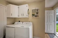 Home w/ Fenced Yard by 5 Mighty Nat'l Parks - Wifi
