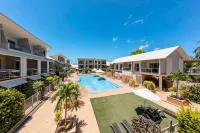 Oaks Broome Hotel - Pools