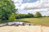 Idyllic Countryside Escape in Oxfordshire Hotels in Witney