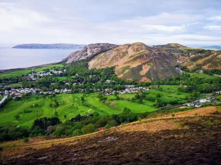 Sea View Cottage Near Snowdon & Coastal Trails