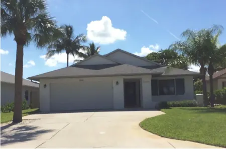 Comfortable and Spacious house near the beach