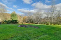 Romantic Afton Escape w/ Fire Pit & Scenic Views