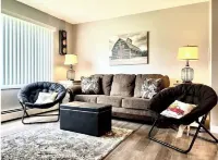 Butterfly Park Retreat #3 - Centrally located to Decorah's Top Attractions!