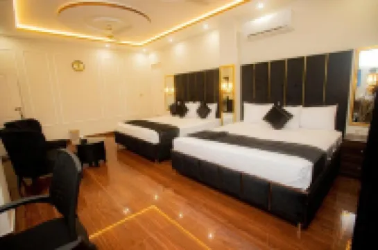 Hotel White Seasson managed by Zaheer Masih