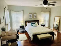 Georgia Blue Cottage Hotels near Thomasville Genealogical History & Fine Arts Library