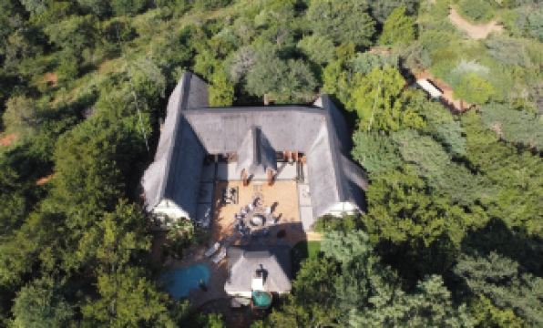 Etnika Manor House