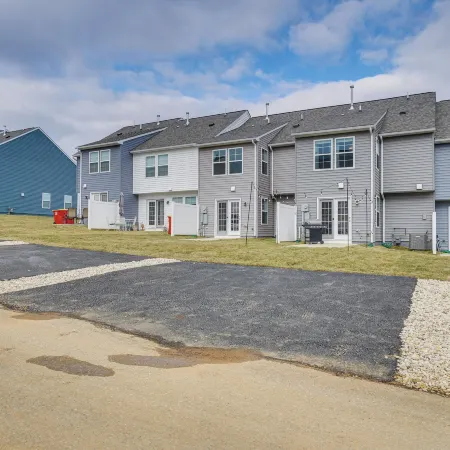 Great for Families! Townhome 9 Mi to Harpers Ferry