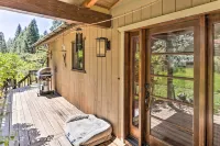 Vibrant Weaverville Escape w/ Deck & Creek! - Homestays
