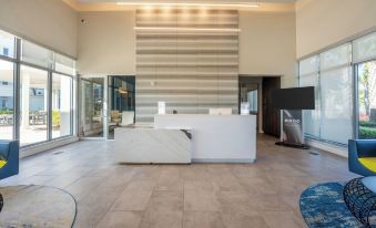 Daytona 2BR w/ Parking Family & Pet Friendly