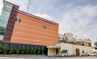 Raz Hotel and Convention