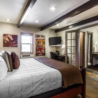 Rodeway Inn & Suites Williams Downtowner-Rte 66 Hotels near Bearizona Wildlife Park
