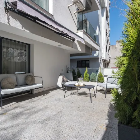 Uphome Suites