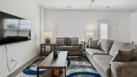 Newly built Charming 3-bedroom townhome with amenities Spring Hill - Wifi