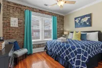 The Center of Savannah! Parking Pass Provided, Premium Access to Downtown