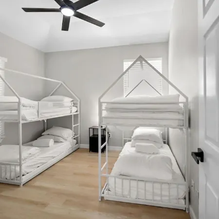 Sunny Allen Stay 4BR/2BA Sparkling Pool + Grill