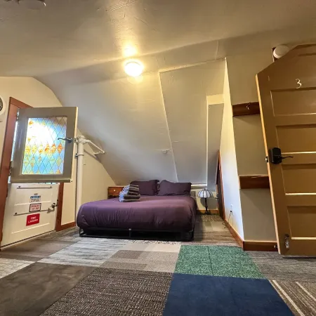 West River House Отели в г. Невада