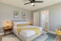 Desert Eden by Avantstay 6Br w/ Ensuite Backyard Oasis w/ Pool & Hot Tub! Hotels in Coachella