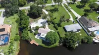 Manatee Cove: Private Oasis with Wildlife, Hot Tub & Fun Game Room!