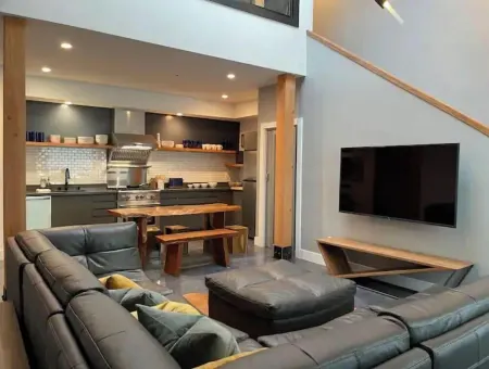 Petaluma Warehouse Loft Collection Unit E