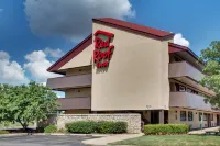 Red Roof Inn St Louis - Westport/ Maryland Heights - Parkplatz