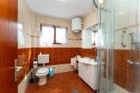Drazen Charming Three Bedroom Apartment - 2-Star