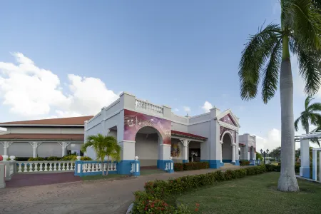 Resonance Musique Varadero Отели рядом с достопримечательностью «Cueva de Ambrosio»