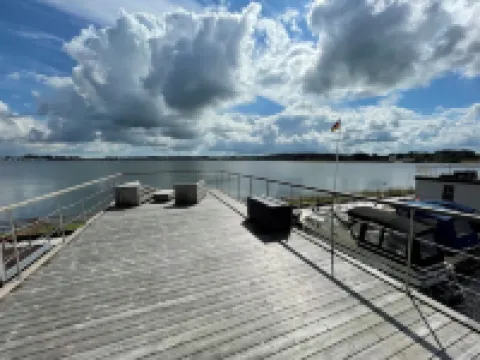 Houseboat Walfisch for 5 pers, with roof terrace in Schleswig