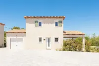 Villa Thym Hotels in Marignane