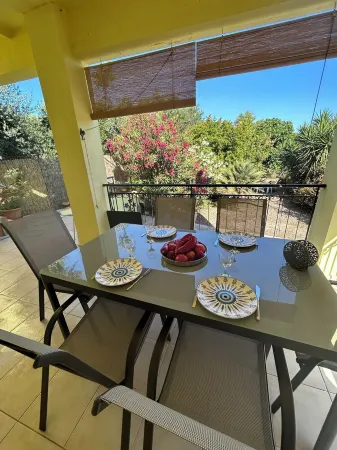 House Pelops petalidi