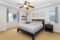 Luxury Pet-Friendly 4 BR with Hot Tub & Game Room