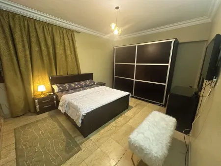 Central beautiful apartment with Nile view /jacuzzi in the center of Cairo