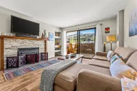 Cozy 1-bedroom apartment in enchanting Avon with WiFi, fitness room, and more!