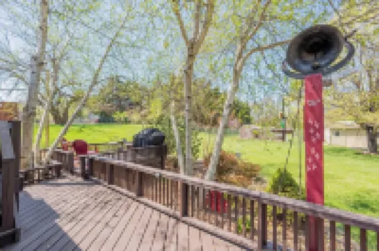 Find your Happy Place at our Country Cottage!!