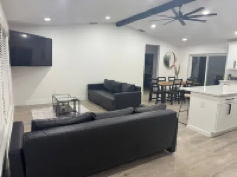 La Casita Of Spring Hill 3BR/2Bath POOL HOME