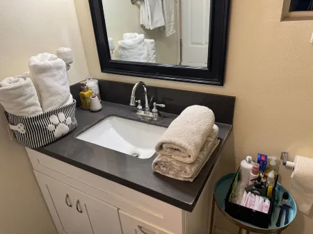 Pet Friendly 2-bedroom house near Caltech, PCC