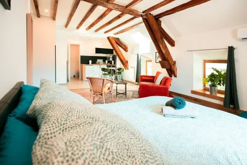 Studio 6 in city center with parking