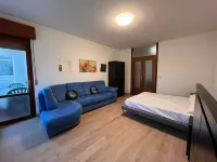 Cozy apartment in Udine Charme 5 beds area Stadio Friuli Hotel a Colugna