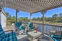 Quaint Chincoteague Island Hideaway w/ 2 Porches! - chambre d’hôtes