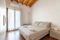 SAVOIA 173 APARTMENT in the center with reserved parking, a few kilometers from the sea.