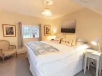 Grade 2 Listed Rural Farm House Hotels in Godalming