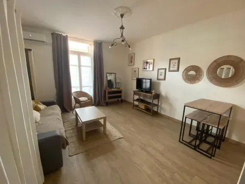 Spacious studio, ideally located