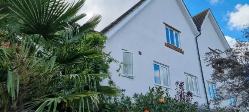 Spacious Studio in West Molesey with free on-street Parking Hotels in Molesey