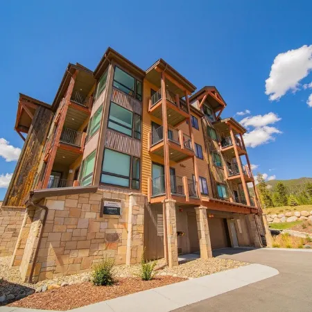 1-bedroom Luxury Ski Retreat in the Heart of Keystone with free electric charger
