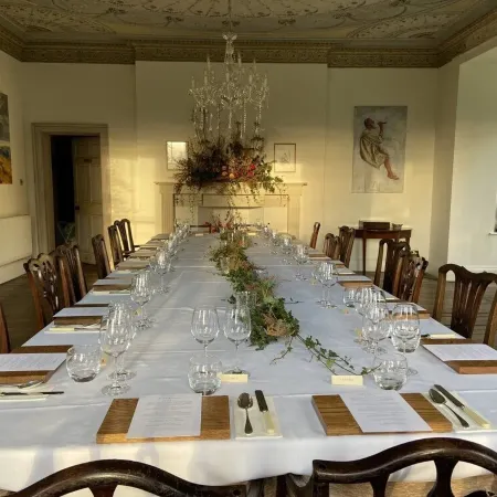 Large, comfortable Manor House near Ludlow with ten en-suite bedrooms.