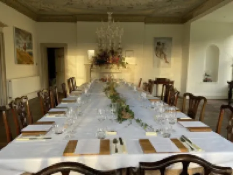 Large, comfortable Manor House near Ludlow with ten en-suite bedrooms.